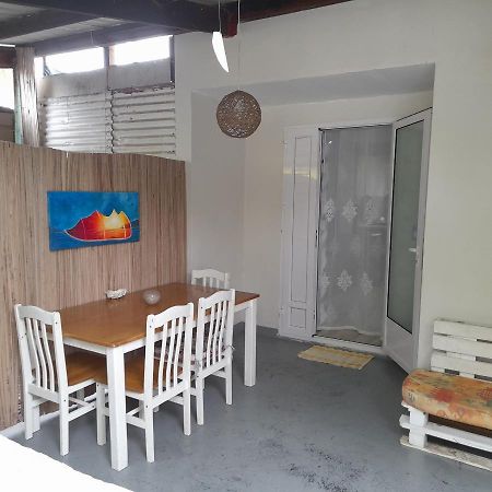 Holiday Surf Lodge タマラン エクステリア 写真