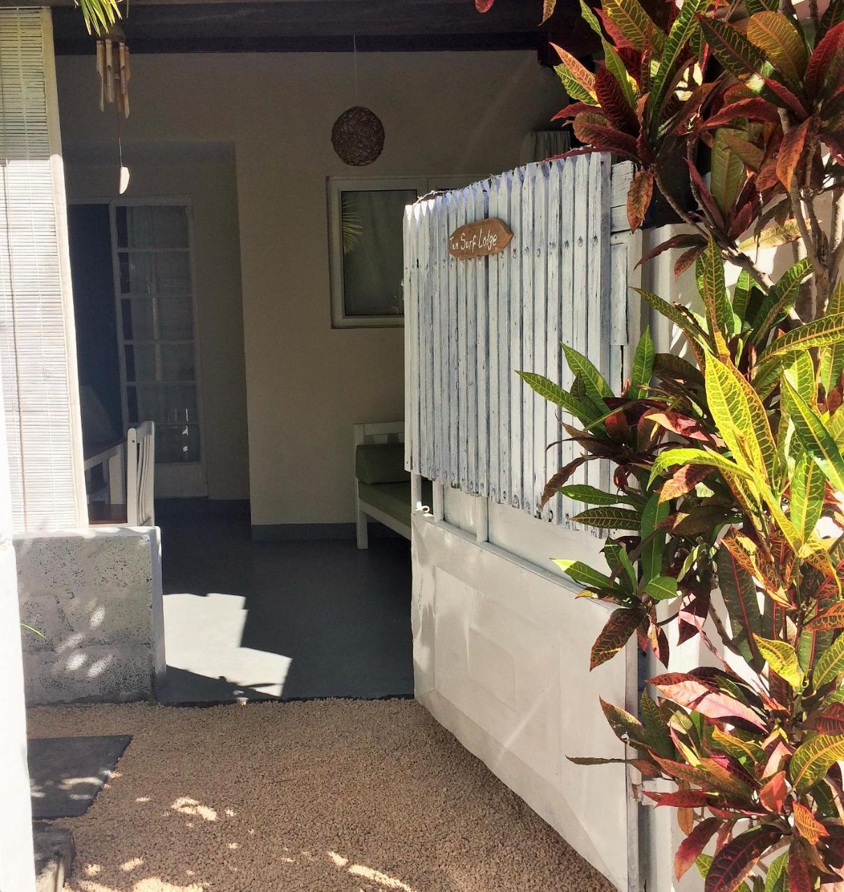 Holiday Surf Lodge タマラン エクステリア 写真